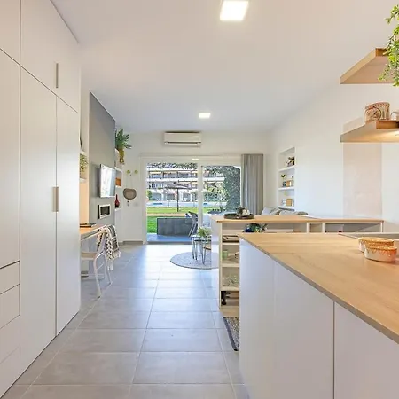 Apartment Golden Mile Getaway, Garden View, Pool & Comfort *