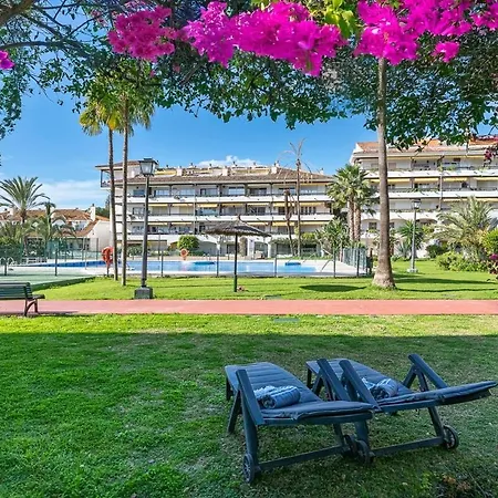 Golden Mile Getaway, Garden View, Pool & Comfort * Marbella