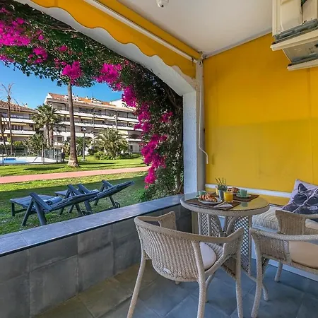 Golden Mile Getaway, Garden View, Pool & Comfort Apartment Marbella